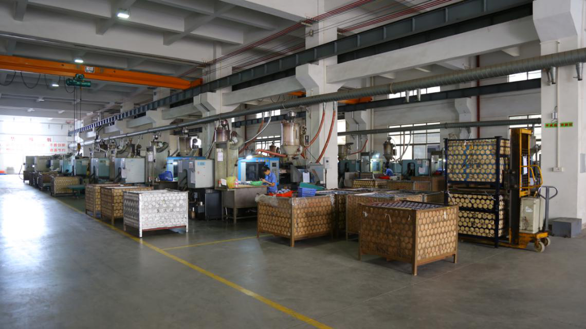 The injection molding workshop